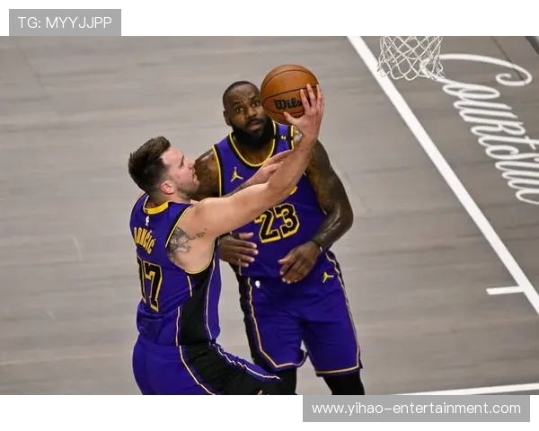 勒布朗詹姆斯领衔湖人队全新阵容备战新赛季 詹姆斯谈未来目标和挑战